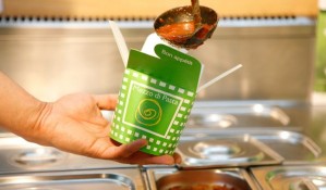 mezzo di pasta gros plan sur la boîte de nouilles